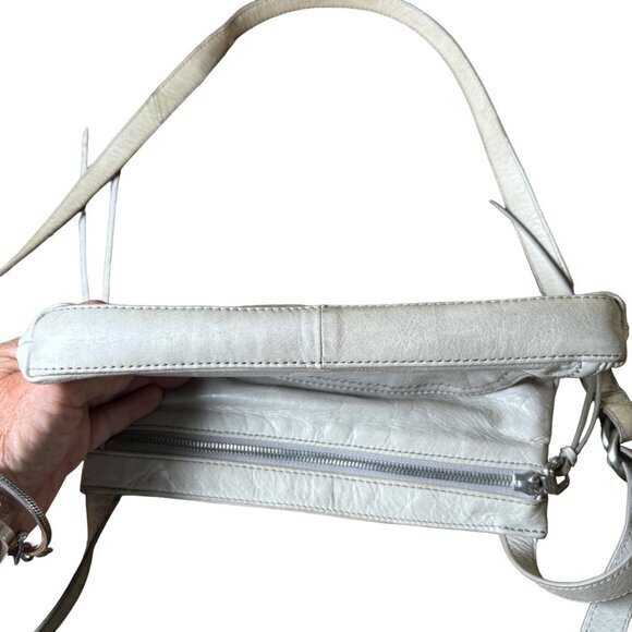 HOBO International‎ Leather Crossbody Bag Handbag Purse Tassel Silvertone EUC - Picture 14 of 15